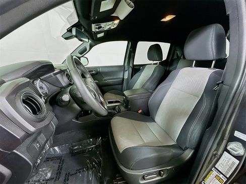 Used 2023 Toyota Tacoma TRD Off-Road w/ Technology Package image 15