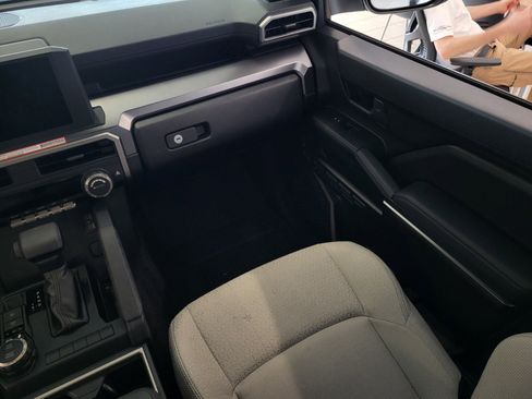 Used 2025 Toyota 4Runner SR5 AWD/4WD image 15