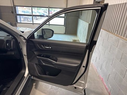 Certified 2024 Nissan Pathfinder SL w/ SL Premium Package AWD/4WD image 19
