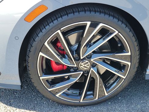 Used 2024 Volkswagen GTI Autobahn FWD image 9
