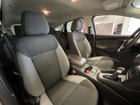 Used 2014 Ford Focus SE w/ SE Winter Package image 16