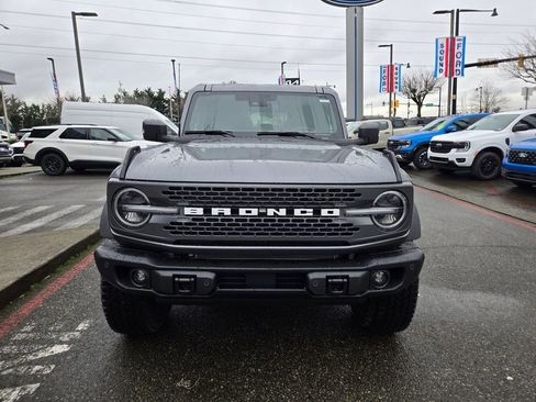 New 2025 Ford Bronco Badlands image 2
