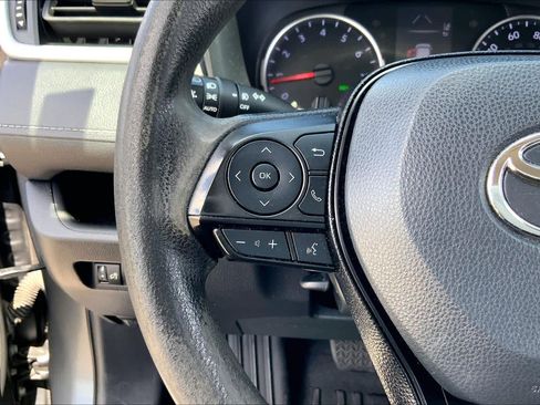 Used 2021 Toyota RAV4 XLE FWD image 23