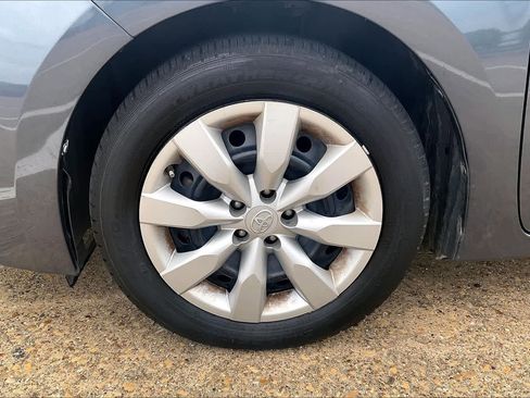 Used 2014 Toyota Corolla LE FWD image 8