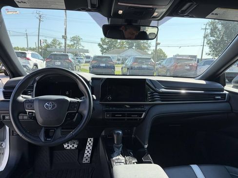 Used 2025 Toyota Camry SE w/ Convenience Package FWD image 19