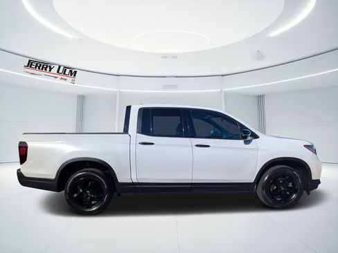 Used 2021 Honda Ridgeline Black Edition image 2