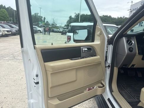 Used 2017 Ford Expedition EL XLT w/ Equipment Group 202A AWD/4WD image 25