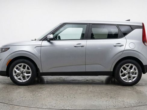 Used 2025 Kia Soul LX w/ LX Technology Package FWD image 5
