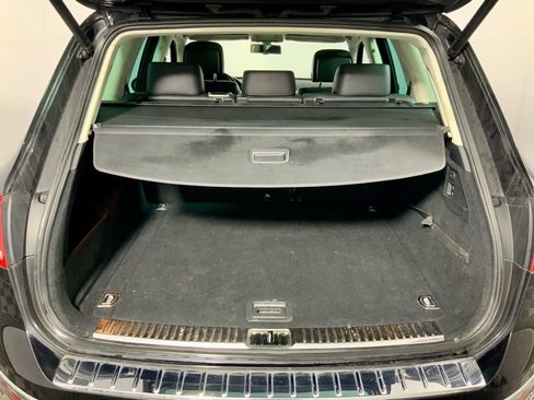 Used 2016 Volkswagen Touareg TDI image 31