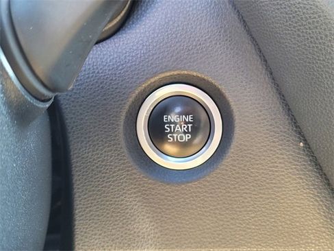 Used 2024 Toyota Corolla SE image 18