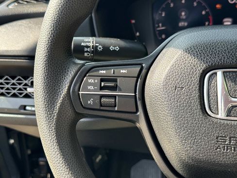 Used 2023 Honda Accord EX image 11