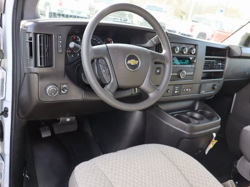 Used 2025 Chevrolet Express 3500 LS image 4