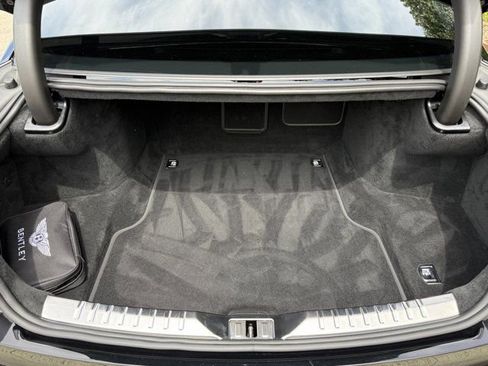 Used 2024 Bentley Flying Spur Azure image 37