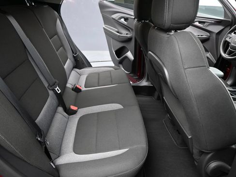 Used 2025 Chevrolet TrailBlazer LT FWD image 29