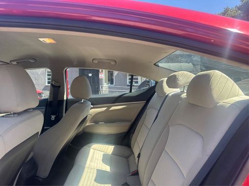 Used 2018 Hyundai Elantra SE FWD image 10