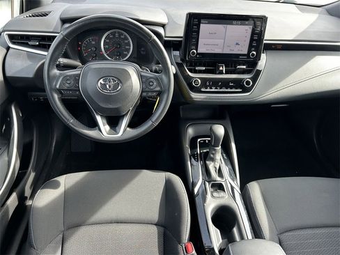 Used 2022 Toyota Corolla SE image 16