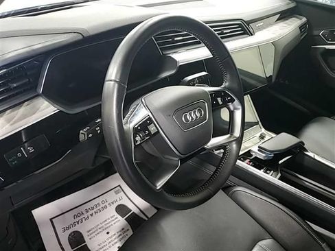 Used 2021 Audi e-tron Prestige w/ Prestige Package AWD/4WD image 6