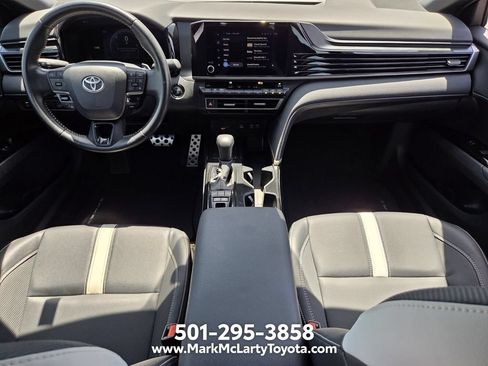 Used 2025 Toyota Camry SE FWD image 15