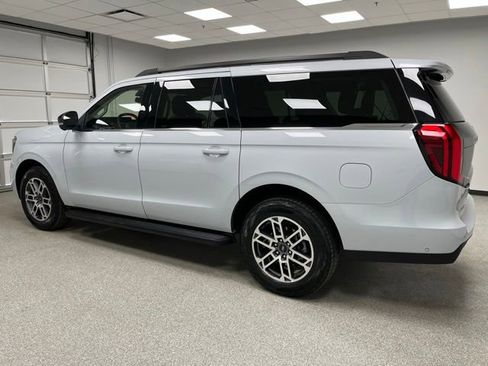 Used 2025 Ford Expedition Max Active AWD/4WD image 7