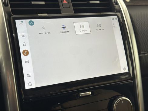 New 2026 Land Rover Discovery Dynamic SE image 18