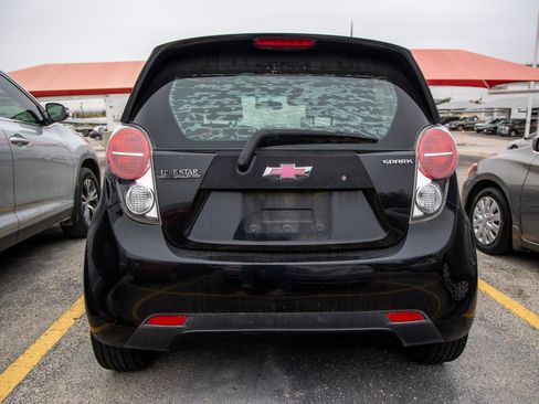 Used 2015 Chevrolet Spark LT image 9