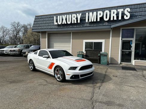Used 2014 Ford Mustang GT Premium RWD image 1