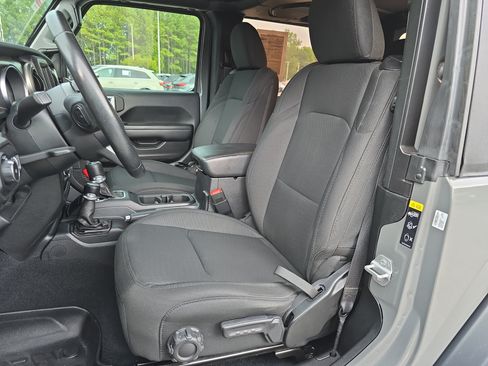 Used 2020 Jeep Wrangler Sport AWD/4WD image 14