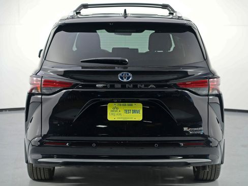 Used 2024 Toyota Sienna Platinum image 54