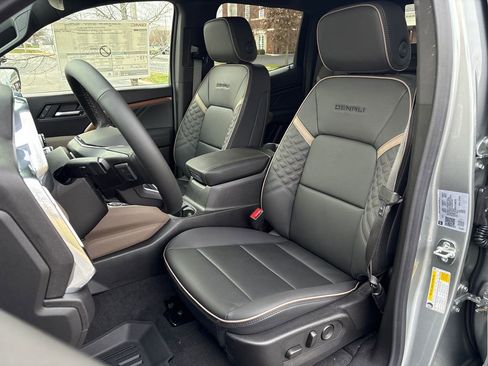 New 2026 GMC Canyon Denali image 16