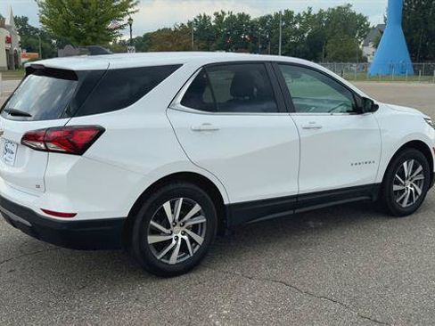 Used 2024 Chevrolet Equinox LT FWD image 8