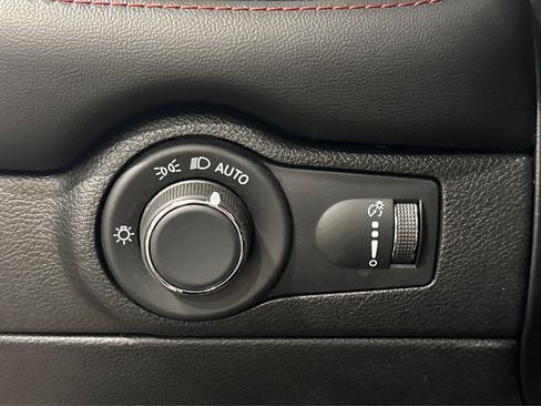 Used 2025 Dodge Durango R/T AWD/4WD image 21