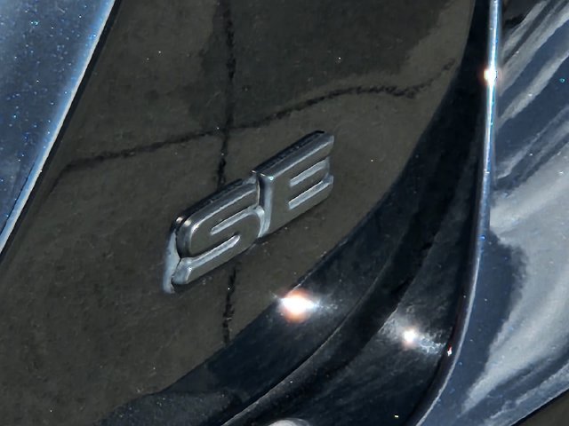 Used 2022 Toyota Camry SE w/ Convenience Package FWD image 11