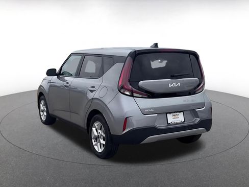 Used 2025 Kia Soul LX w/ LX Technology Package FWD image 11
