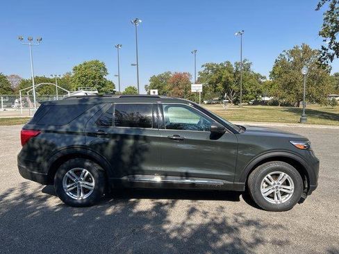 Used 2023 Ford Explorer XLT image 7