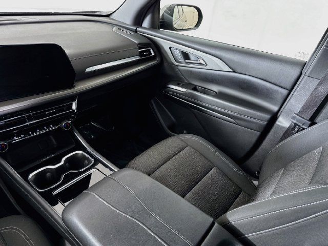 Used 2024 Chevrolet Traverse LT AWD/4WD image 23