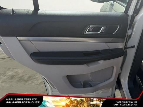 Used 2018 Ford Explorer XLT w/ Equipment Group 202A FWD image 20
