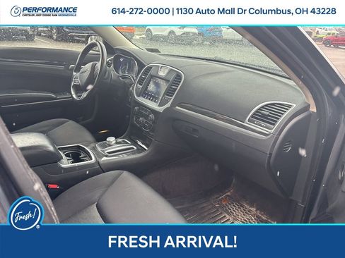 Used 2018 Chrysler 300 Touring w/ Sport Appearance Package image 16