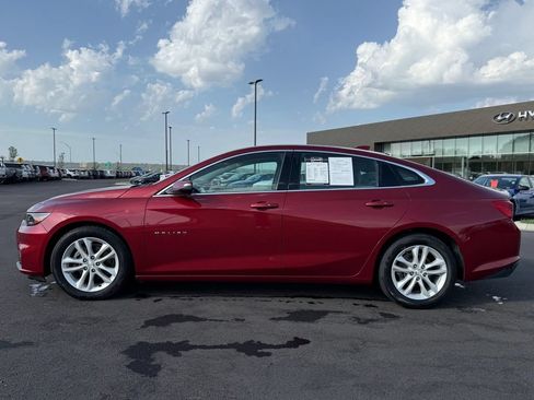 Used 2017 Chevrolet Malibu LT FWD image 8