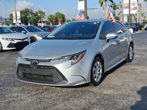 Used 2021 Toyota Corolla LE FWD image 5