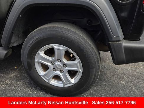 Used 2021 Jeep Wrangler Unlimited Sport AWD/4WD image 12