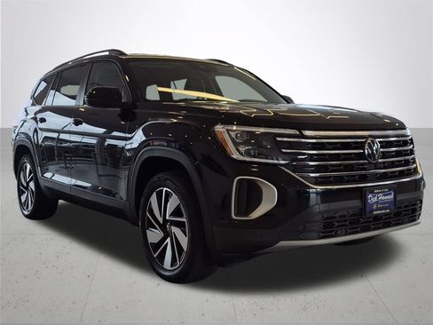 Used 2025 Volkswagen Atlas SE FWD image 5