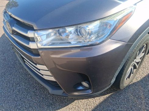 Used 2018 Toyota Highlander XLE AWD/4WD image 11