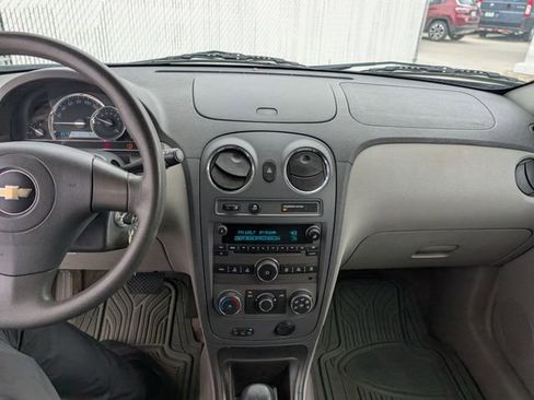 Used 2009 Chevrolet HHR LT FWD image 3
