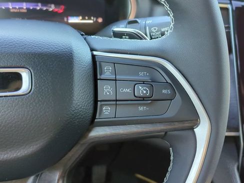 Used 2024 Jeep Grand Cherokee L Limited w/ Black Appearance Package RWD image 24
