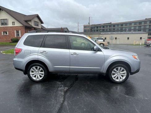 Used 2013 Subaru Forester 2.5X Premium w/ Popular Pkg 2 AWD/4WD image 7