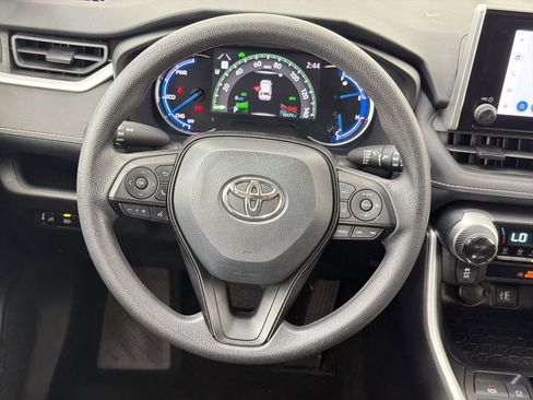 Used 2024 Toyota RAV4 XLE image 17