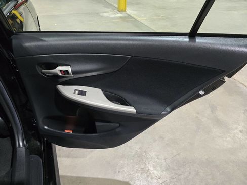 Used 2013 Toyota Corolla S Special Edition image 31