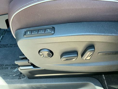 New 2025 Volkswagen ID. Buzz Pro S image 23