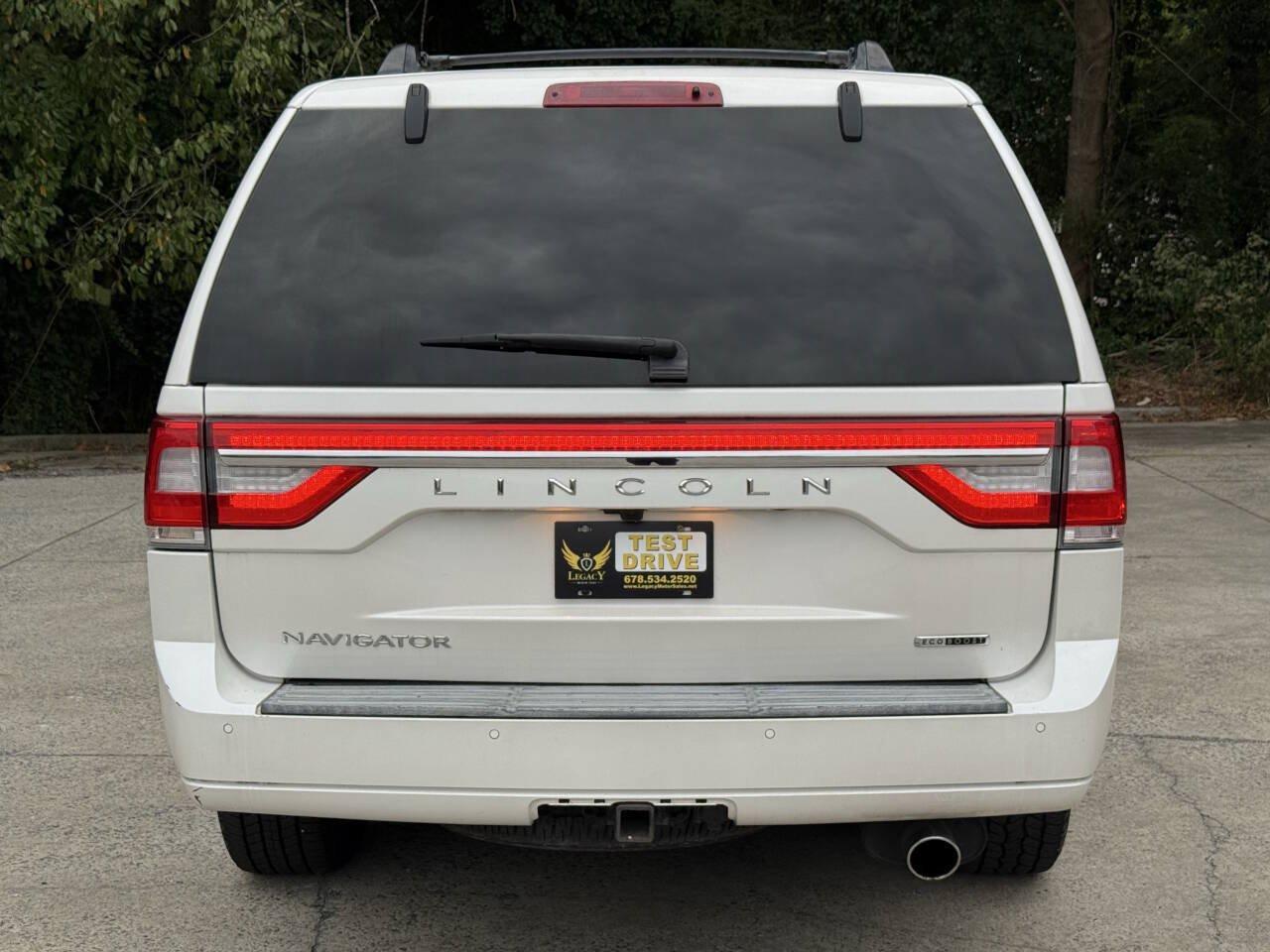 Used 2015 Lincoln Navigator 2WD image 4