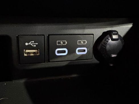 Used 2024 Toyota Highlander Platinum image 22